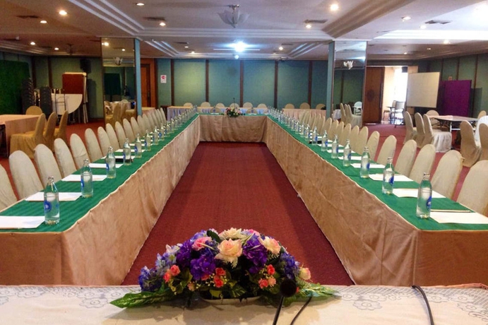 Imagen de los interiores del Hotel Nonthaburi Palace. Foto 14