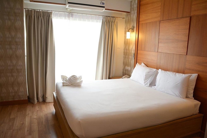 Imagen de la habitación del Hotel Nonthaburi Palace. Foto 10