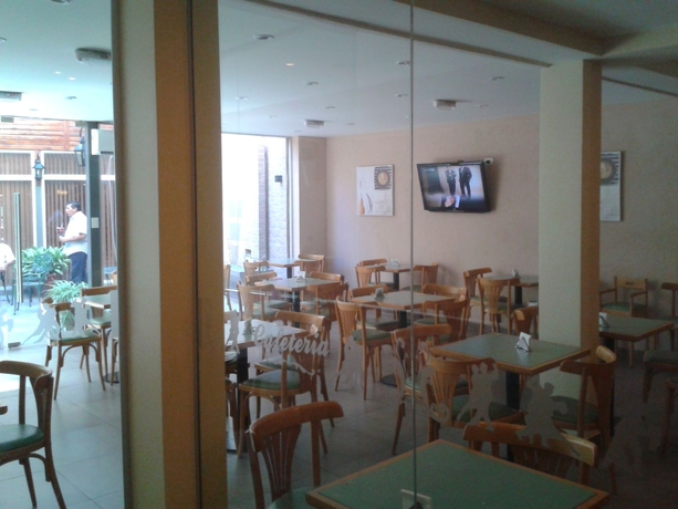 Imagen del bar/restaurante del Hotel Nontue. Foto 4