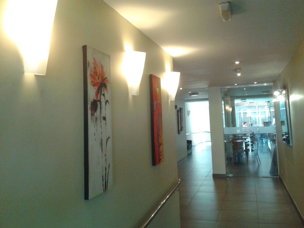 Imagen de los interiores del Hotel Nontue. Foto 10