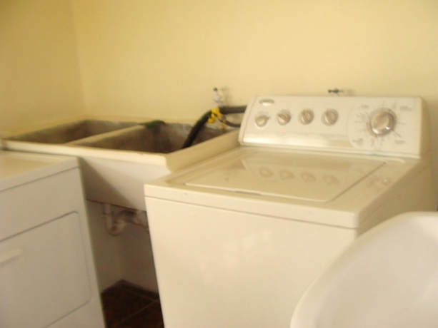 Imagen de los interiores del Hotel Noon's Visitor's Accommodation. Foto 16