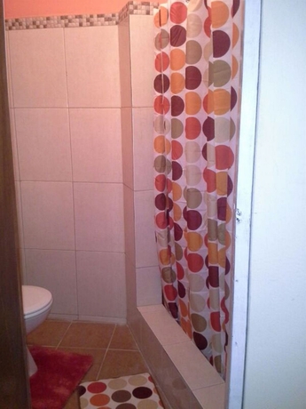 Imagen de la habitación del Hotel Noon's Visitor's Accommodation. Foto 11