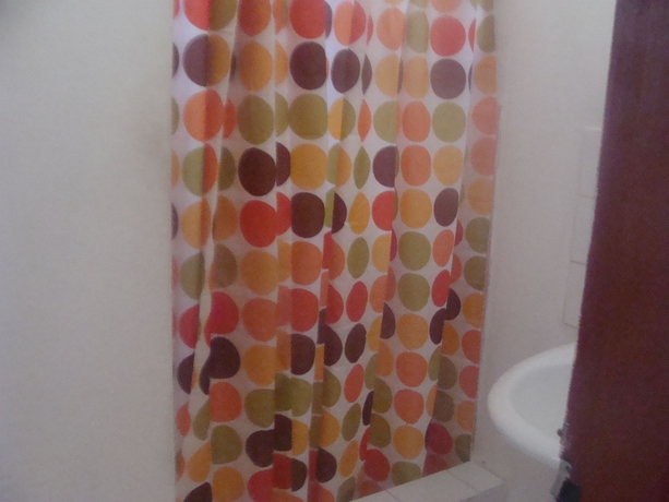 Imagen de la habitación del Hotel Noon's Visitor's Accommodation. Foto 13