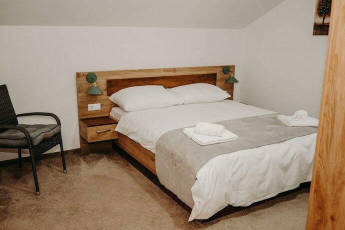 Imagen de la habitación del Hotel Noor Konjic. Foto 14