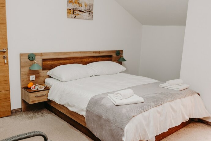 Imagen de la habitación del Hotel Noor Konjic. Foto 16