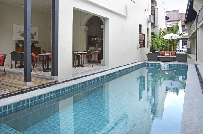 Imagen de la piscina del Hotel Noordin Mews. Foto 14