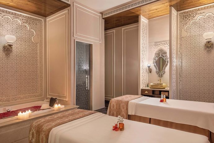 Imagen de la piscina del Hotel Noormahal Palace. Foto 18
