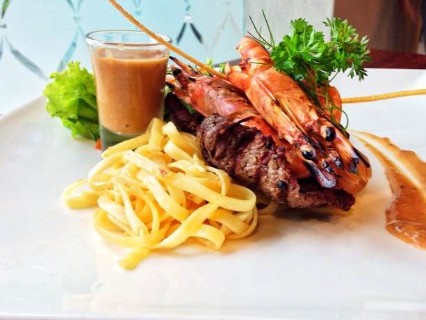 Imagen del bar/restaurante del Hotel Noormans Semarang. Foto 5