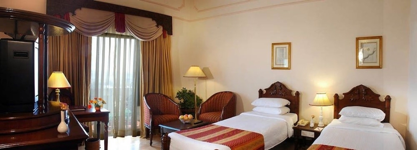 Imagen de la habitación del Hotel Noor-us-sabah Palace. Foto 5