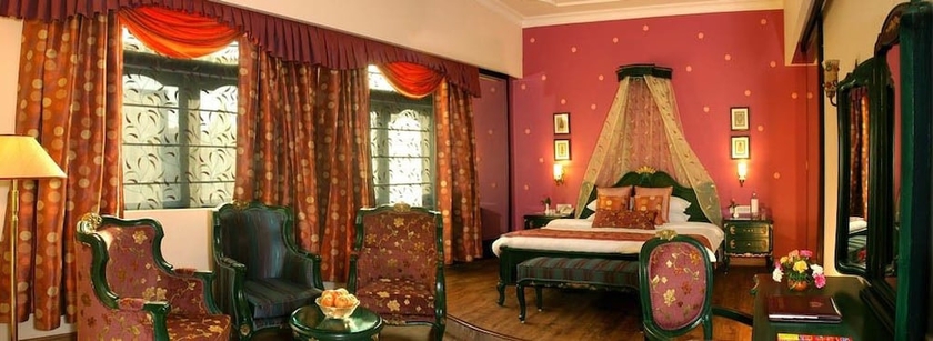 Imagen de la habitación del Hotel Noor-us-sabah Palace. Foto 8
