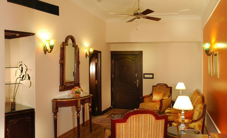 Imagen de la habitación del Hotel Noor-us-sabah Palace. Foto 12