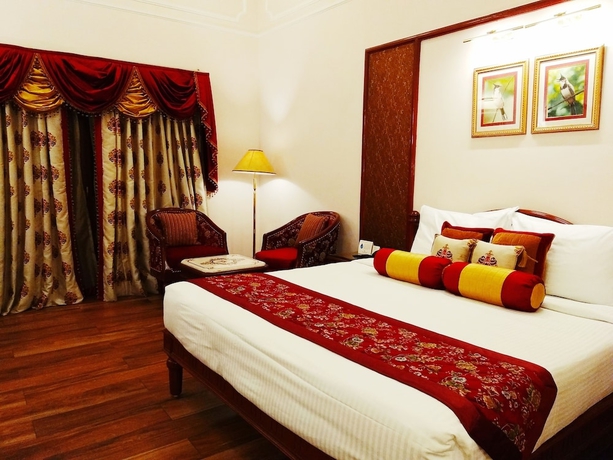 Imagen de la habitación del Hotel Noor-us-sabah Palace. Foto 13