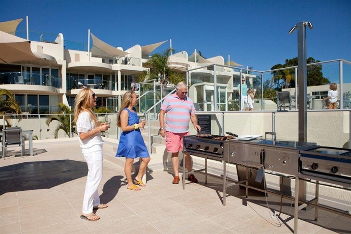 Imagen de los exteriores del Hotel Noosa Crest. Foto 11