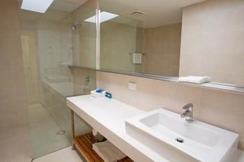 Imagen de la habitación del Hotel Noosa Entrance Waterfront Resort. Foto 4