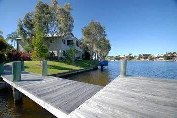 Imagen general del Hotel Noosa Entrance Waterfront Resort. Foto 1