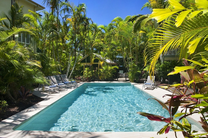 Imagen de la piscina del Hotel Noosa Outrigger Beach Resort. Foto 16