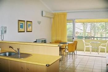 Imagen de la habitación del Hotel Noosa Parade Holiday Inn. Foto 3