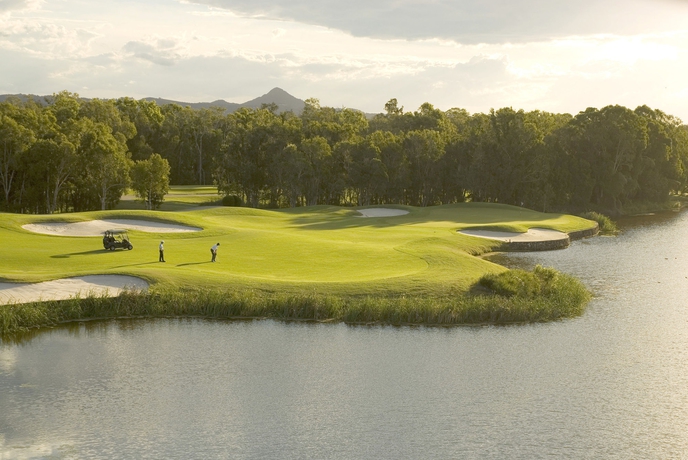 Imagen de los exteriores del Hotel Noosa Springs Golf Resort and Spa. Foto 9