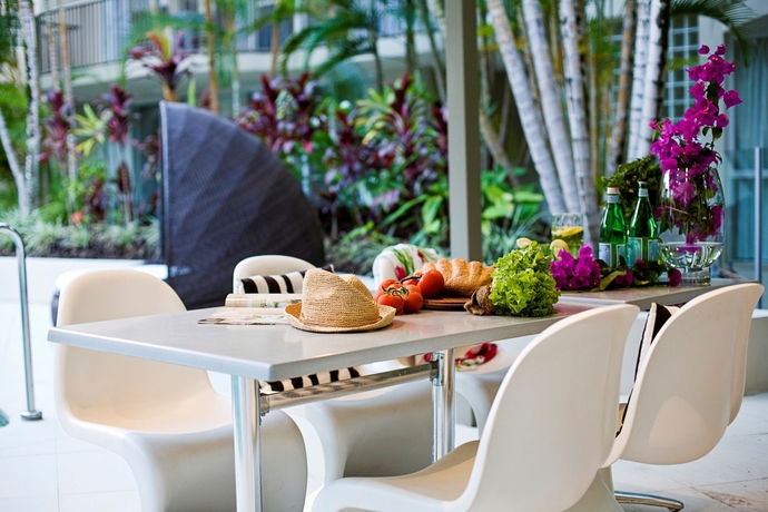 Imagen del bar/restaurante del Hotel Noosa Tropicana. Foto 2