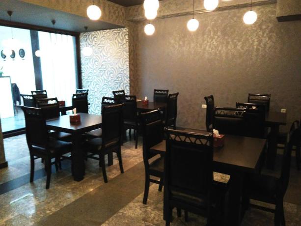 Imagen del bar/restaurante del Hotel Nor Yerevan. Foto 3