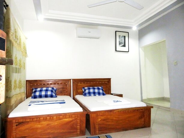 Imagen de la habitación del Hotel Nora, Cotonou. Foto 19