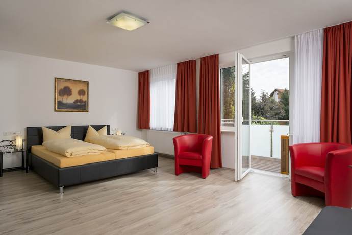Imagen de la habitación del Hotel Nora, Schlatt. Foto 12