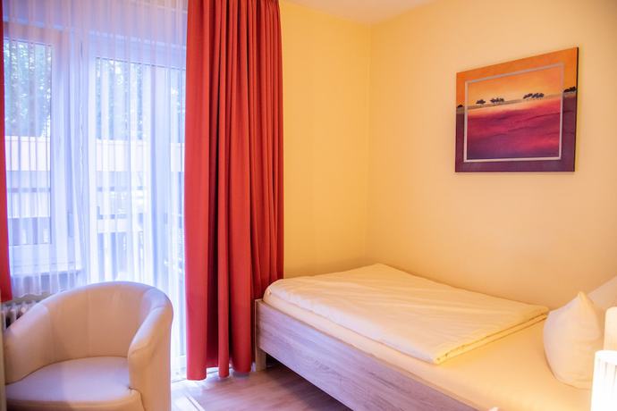 Imagen de la habitación del Hotel Nora, Schlatt. Foto 14