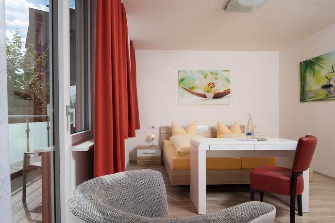 Imagen de la habitación del Hotel Nora, Schlatt. Foto 17