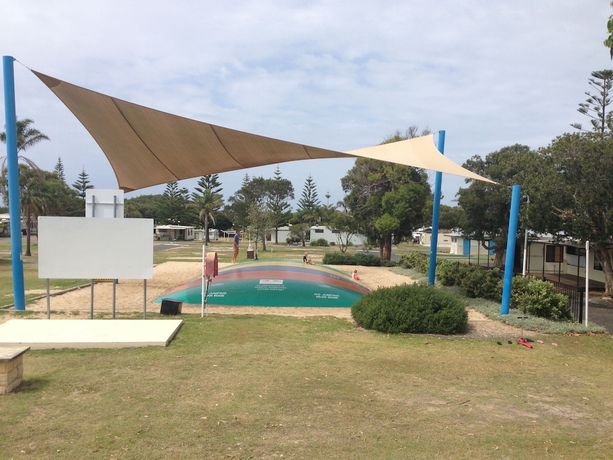 Imagen de la piscina del Hotel Norah Head Holiday Park. Foto 19