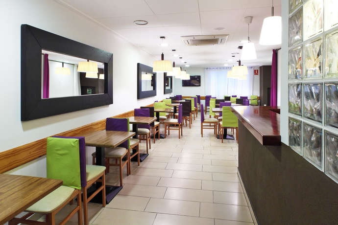 Imagen del bar/restaurante del Hotel Norai. Foto 7