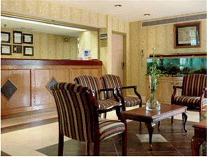 Imagen de la habitación del Hotel Norcross Inn and Suites. Foto 4