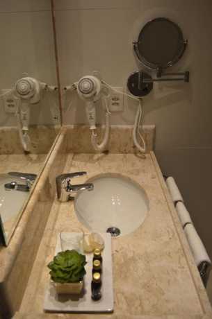 Imagen de la habitación del Hotel Nord Luxxor Tamba&uacute;. Foto 9