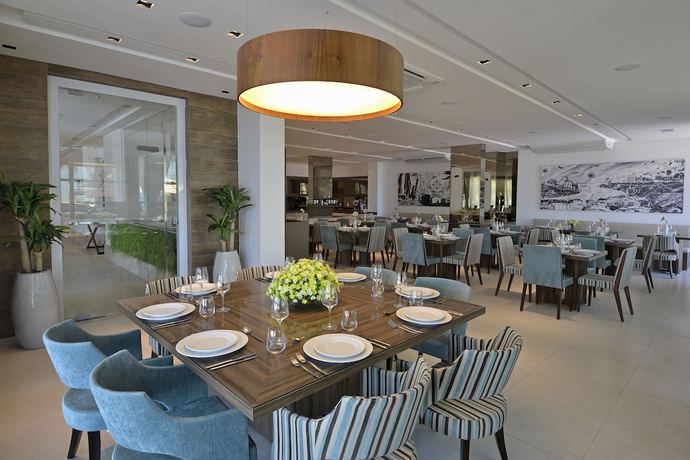 Imagen del bar/restaurante del Hotel Nord Luxxor Tamba&uacute;. Foto 4