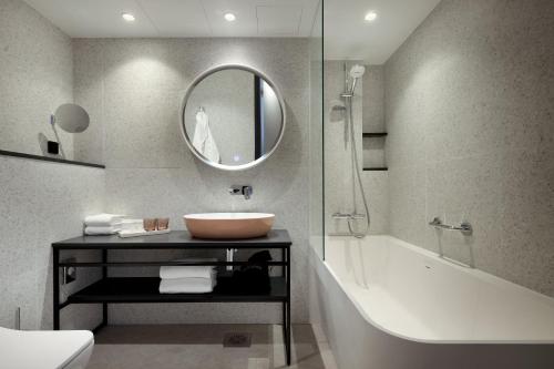 Imagen de la habitación del Hotel Nordic Forum. Foto 8