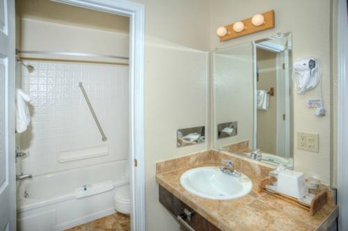 Imagen general del Hotel Nordic Oceanfront Inn. Foto 1