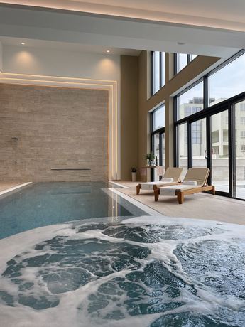 Imagen de la piscina del Hotel Nordic Resort. Foto 16