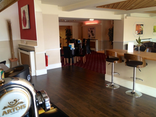 Imagen del bar/restaurante del Hotel Norfolk Lodge. Foto 3