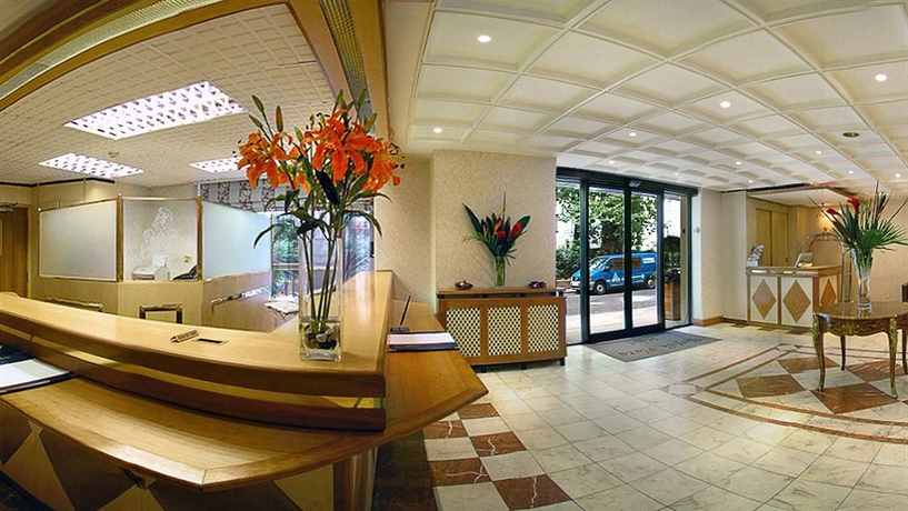 Imagen de los interiores del Hotel Norfolk Plaza. Foto 6