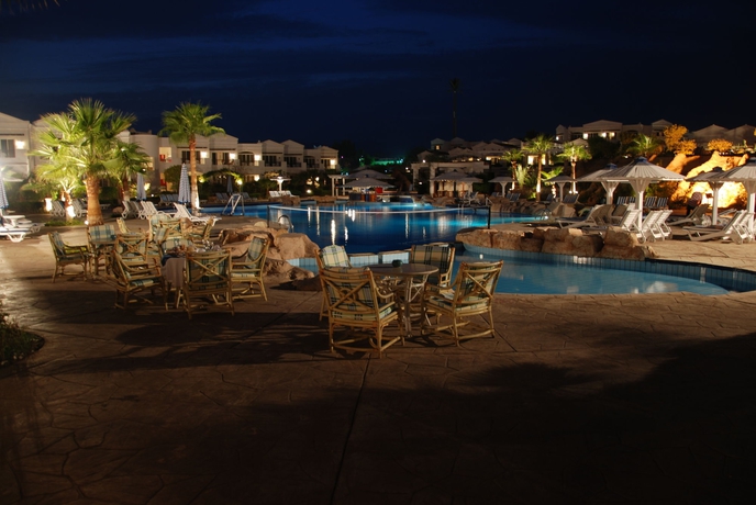 Imagen de la piscina del Hotel Noria Resort. Foto 8