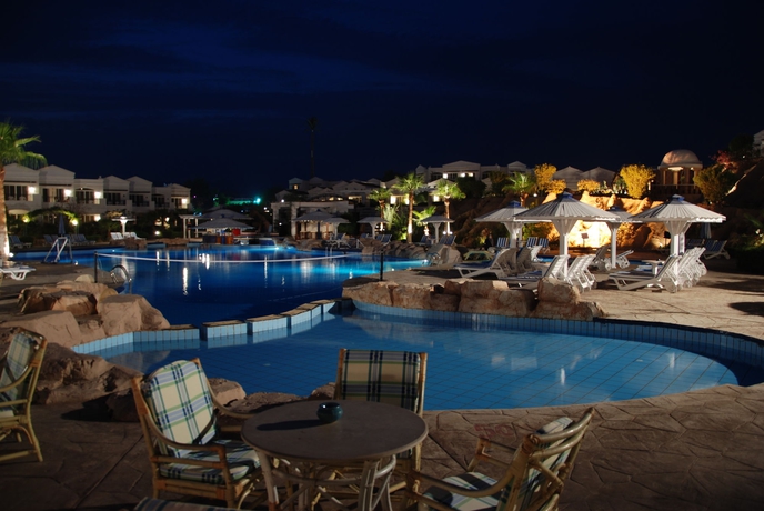 Imagen de la piscina del Hotel Noria Resort. Foto 9