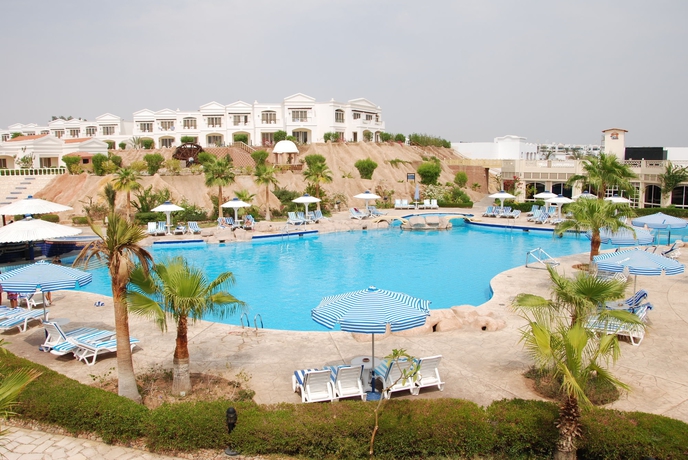 Imagen de la piscina del Hotel Noria Resort. Foto 10