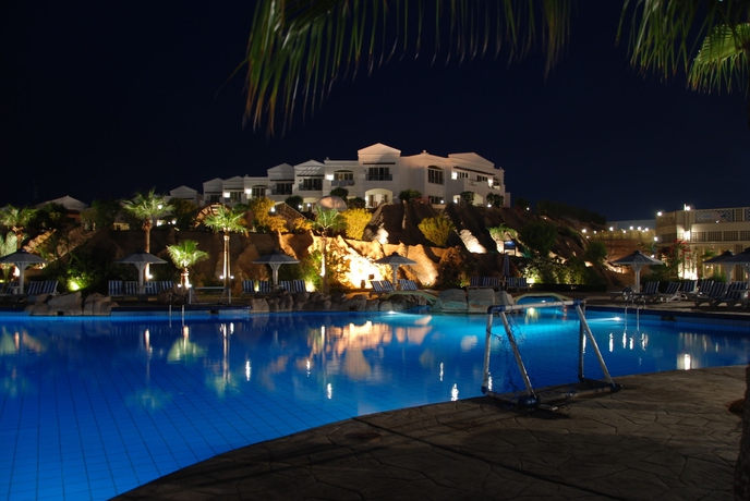 Imagen de la piscina del Hotel Noria Resort. Foto 12
