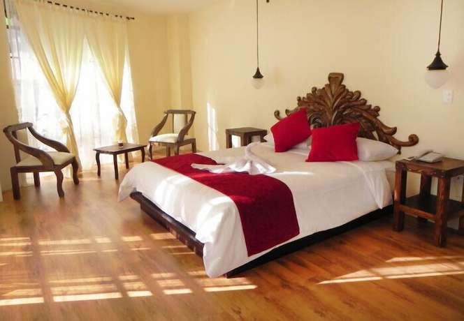 Imagen de la habitación del Hotel Noris Alaus&iacute;. Foto 7