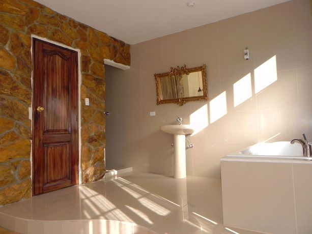 Imagen de la habitación del Hotel Noris Alaus&iacute;. Foto 12