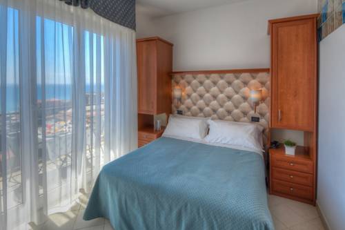 Imagen de la habitación del Hotel Noris. Foto 5