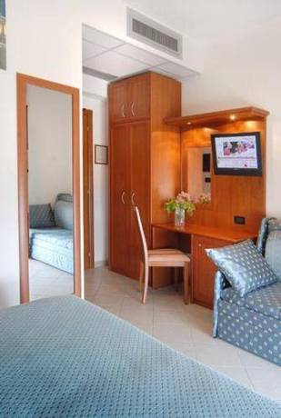 Imagen de la habitación del Hotel Noris. Foto 10