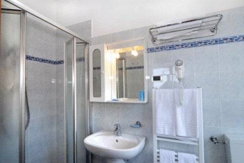 Imagen de la habitación del Hotel Noris. Foto 12