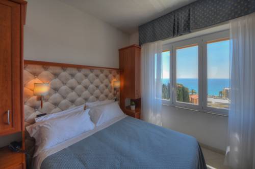 Imagen de la habitación del Hotel Noris, FINALE LIGURE. Foto 6