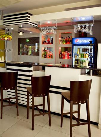 Imagen del bar/restaurante del Hotel Nork Residence. Foto 4