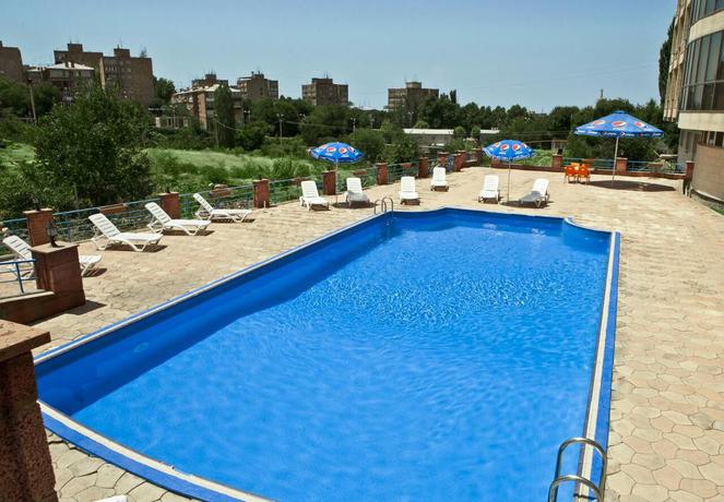 Imagen de la piscina del Hotel Nork Residence. Foto 15